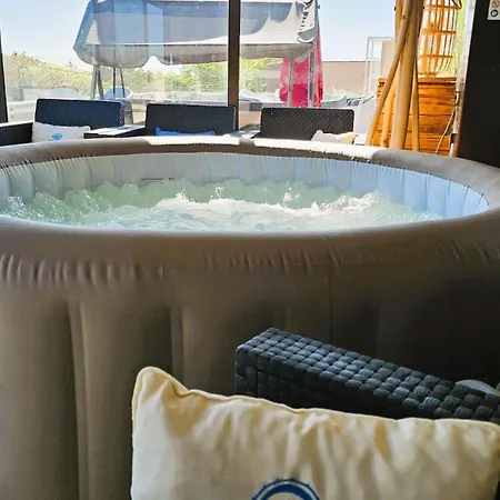 Atlantic Spot Couette-café